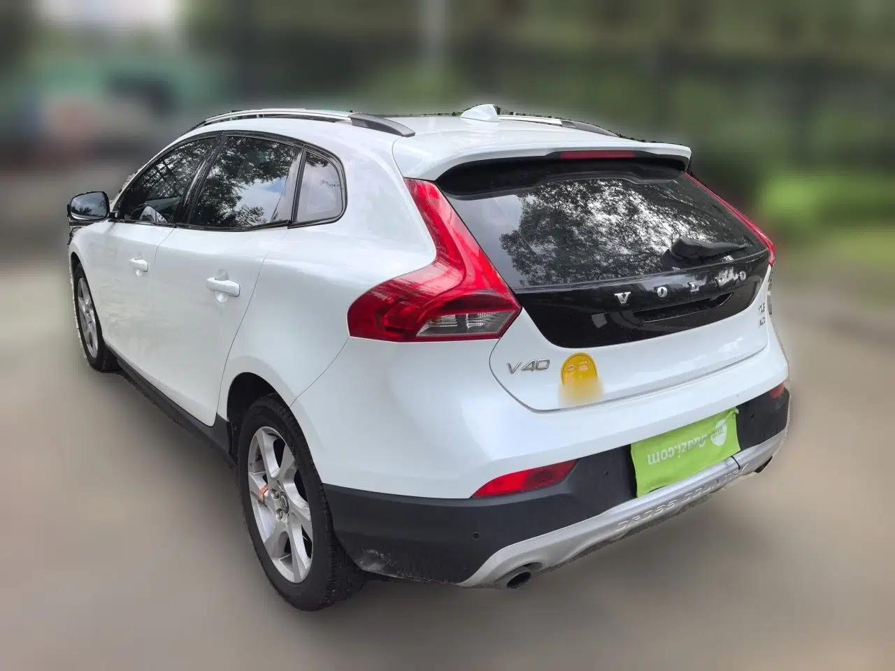 Volvo V40 2015 Cross Country T5 AWD Smart Luxury Edition — миниатюра 4