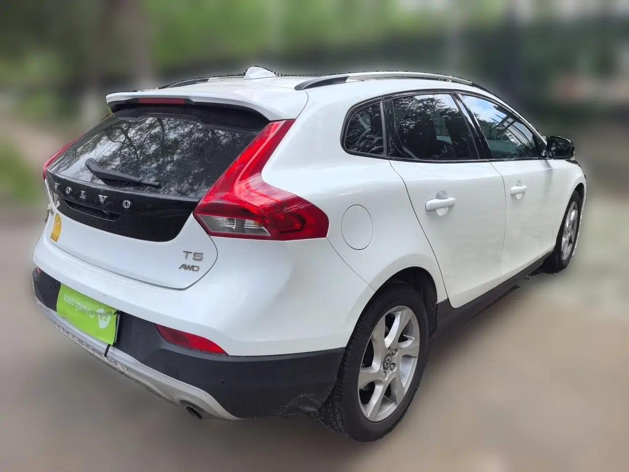 Volvo V40 2015 Cross Country T5 AWD Smart Luxury Edition — миниатюра 6