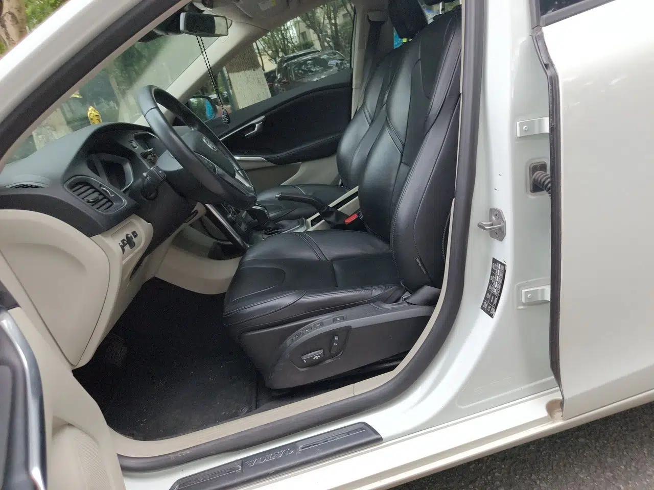 Volvo V40 2016 T3 Zhiyi Edition — миниатюра 15