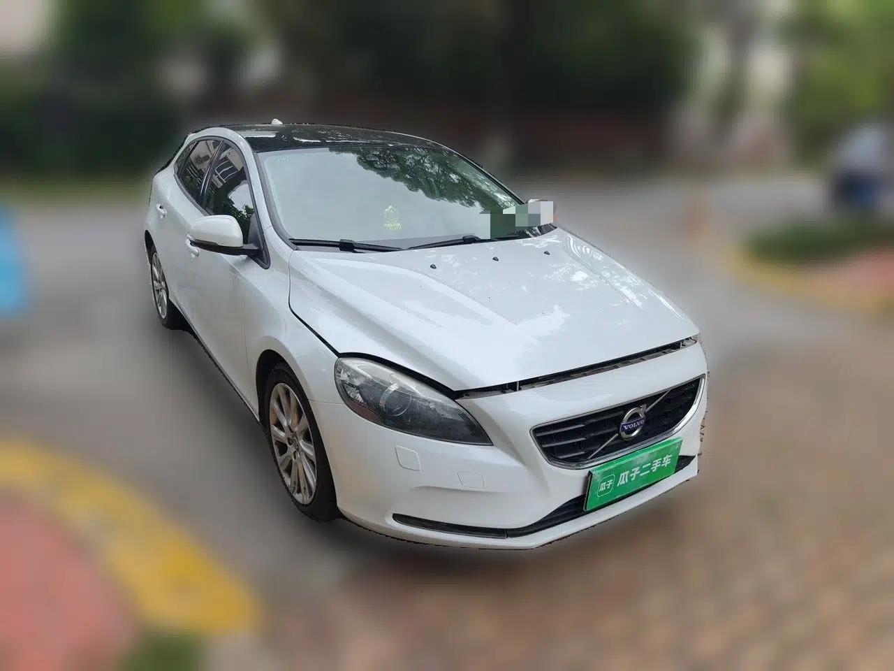 Volvo V40 2016 T3 Zhiyi Edition — миниатюра 3