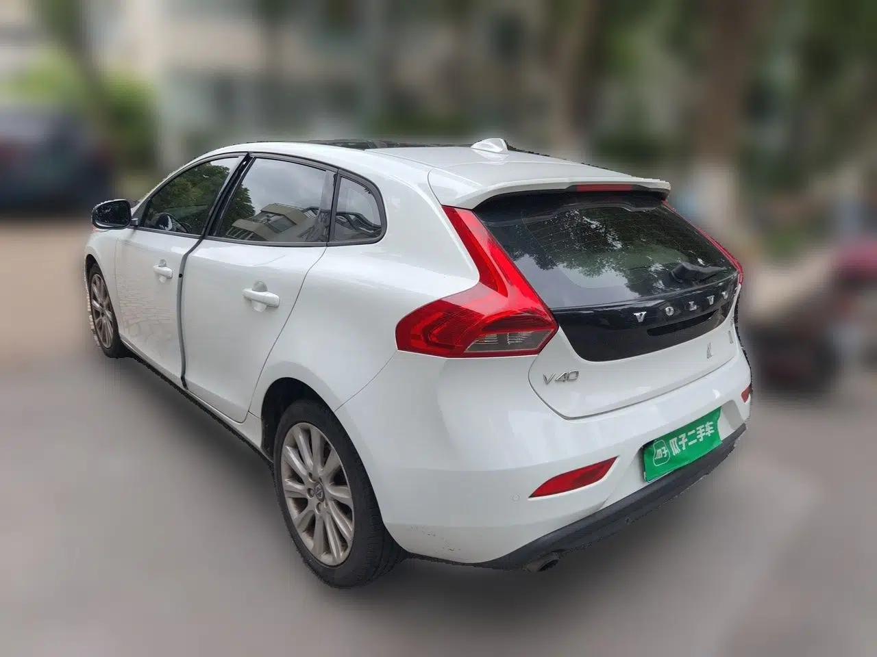 Volvo V40 2016 T3 Zhiyi Edition — миниатюра 4