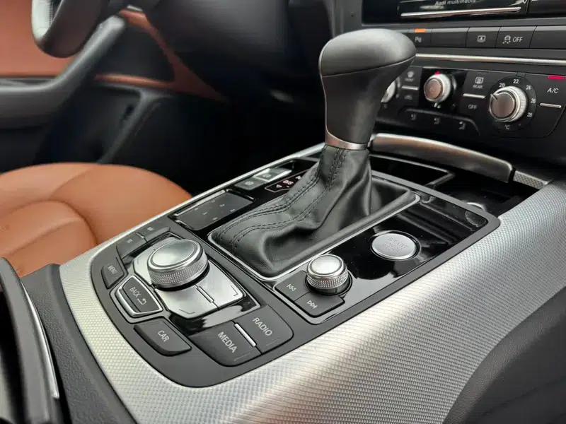Audi A6L 2015 TFSI Millionth Anniversary Smart Edition — миниатюра 12