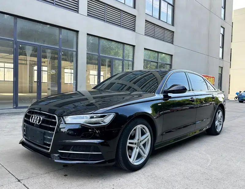 Audi A6L 2018 30th Anniversary Edition 30 FSI Fashion Model — миниатюра 1