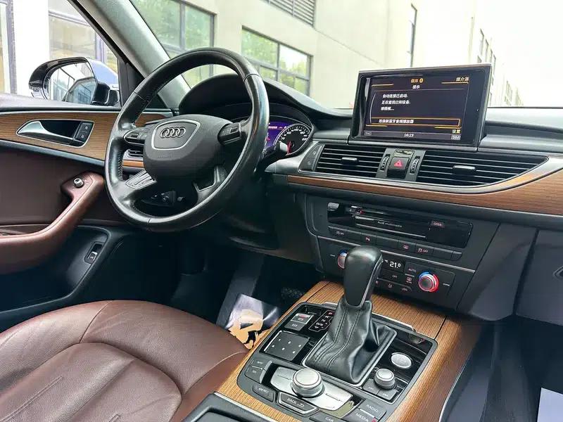 Audi A6L 2018 30th Anniversary Edition 30 FSI Fashion Model — миниатюра 12