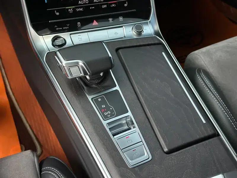 Audi A6L 2023 Facelift 45 TFSI quattro Premium Dynamic Edition — миниатюра 15