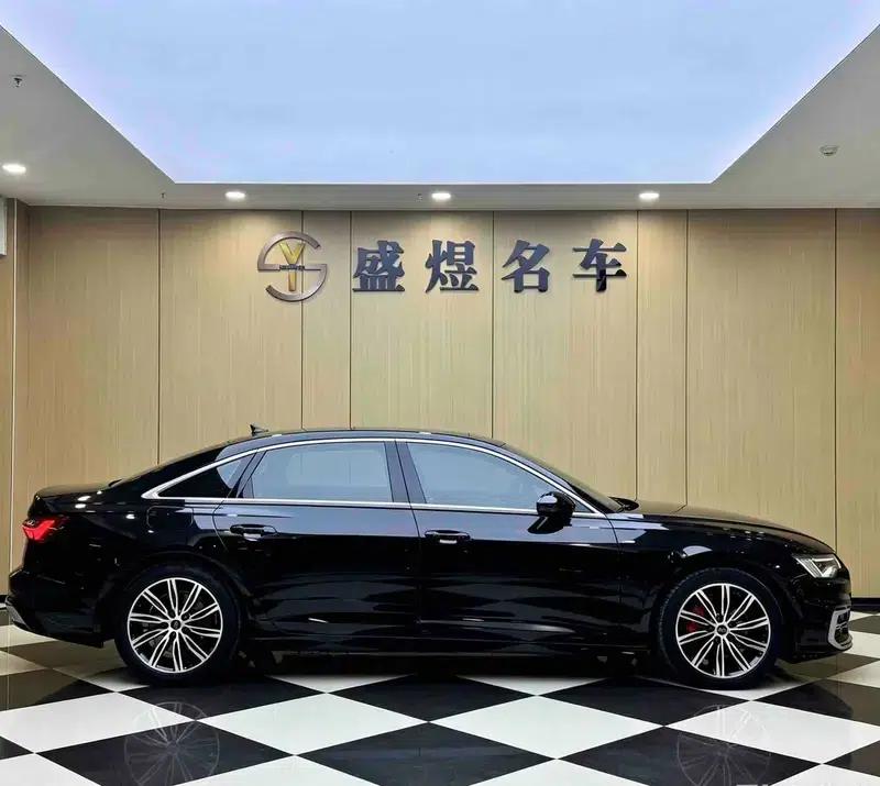 Audi A6L 2023 Facelift 45 TFSI Dynamic Edition — миниатюра 5