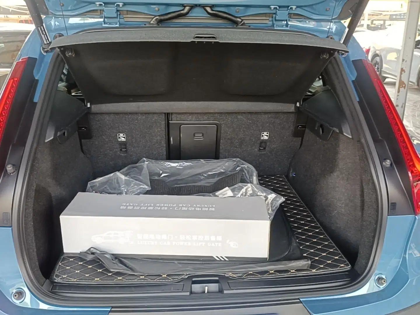 Volvo XC40 2023 B3 Smart & Stylish Edition — миниатюра 27