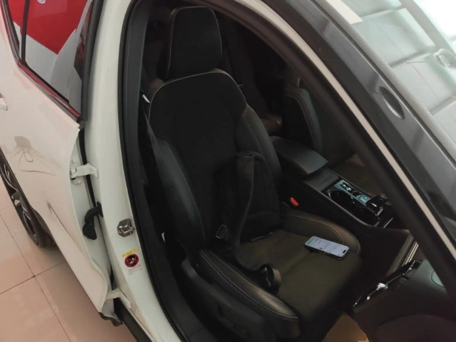 Volvo XC40 2020 T4 4x4 Smart Luxury Sport Edition — миниатюра 19