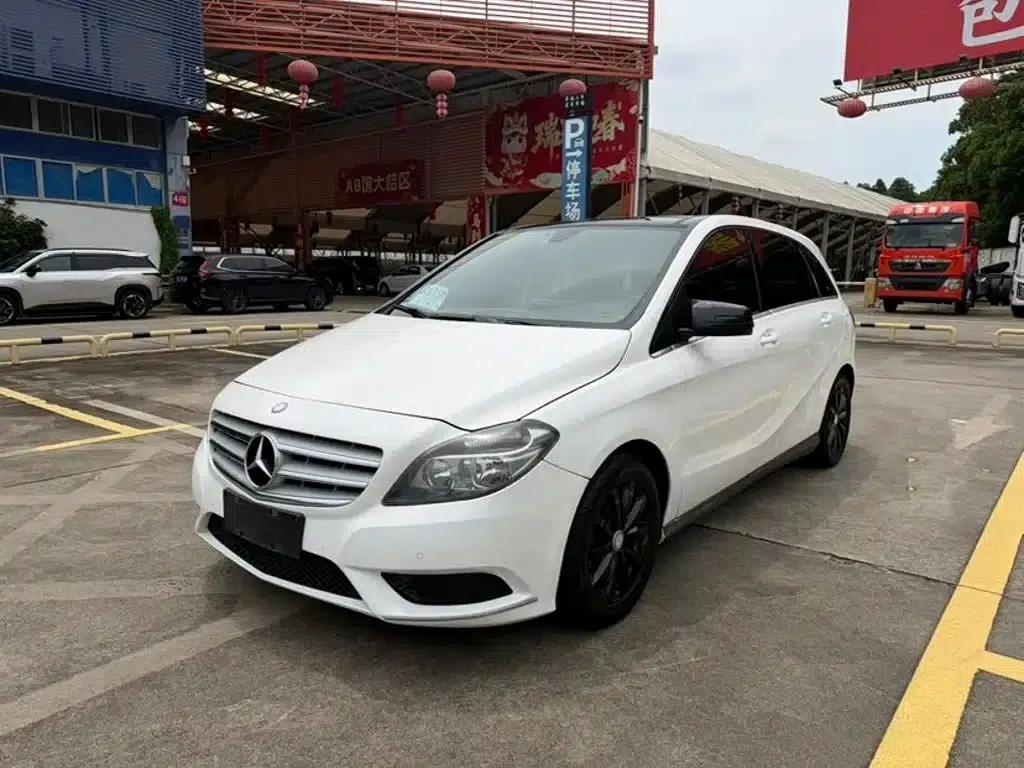 2012 Mercedes-Benz B-Class B 180 — миниатюра 1