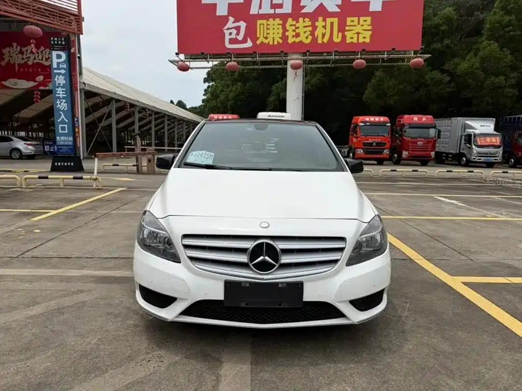 2012 Mercedes-Benz B-Class B 180 — миниатюра 2