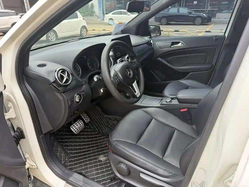 2012 Mercedes-Benz B-Class B 180 — миниатюра 4