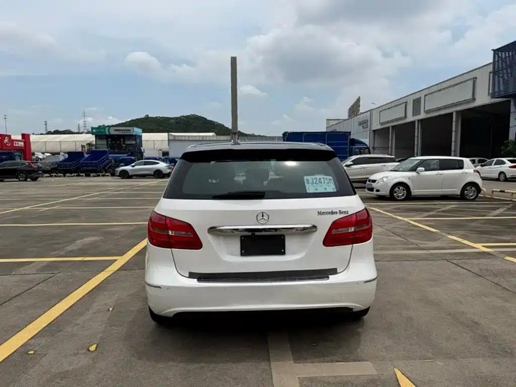 2012 Mercedes-Benz B-Class B 180 — миниатюра 8