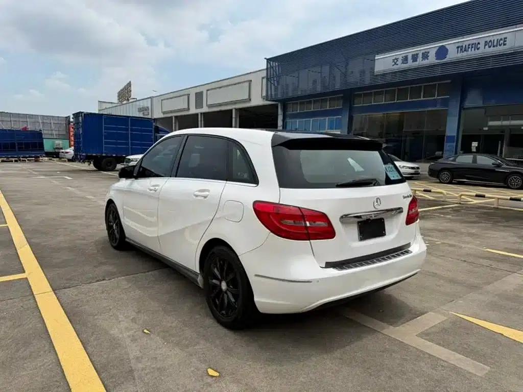 2012 Mercedes-Benz B-Class B 180 — миниатюра 9