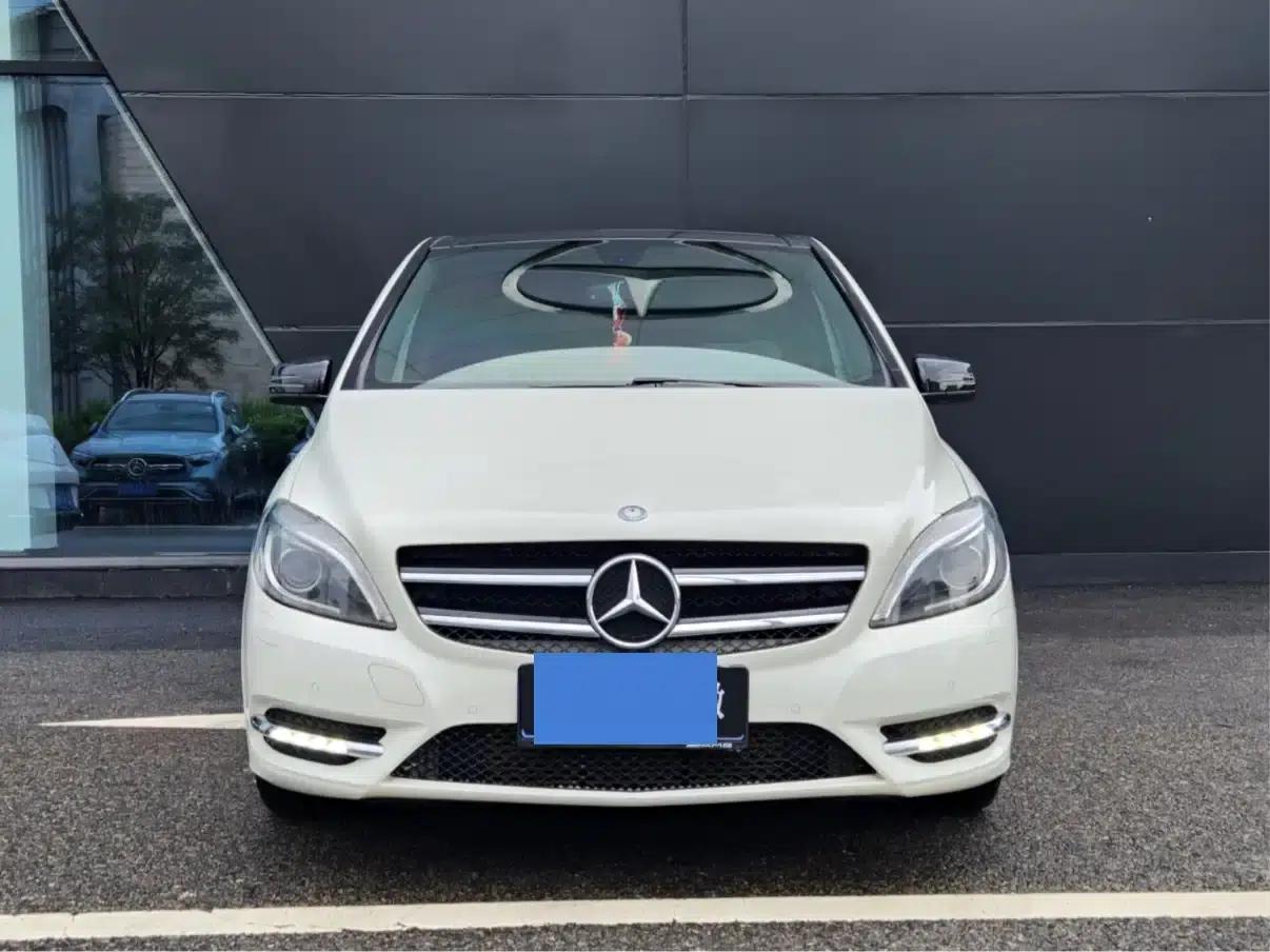 2013 Mercedes-Benz B-Class B 260 — миниатюра 2