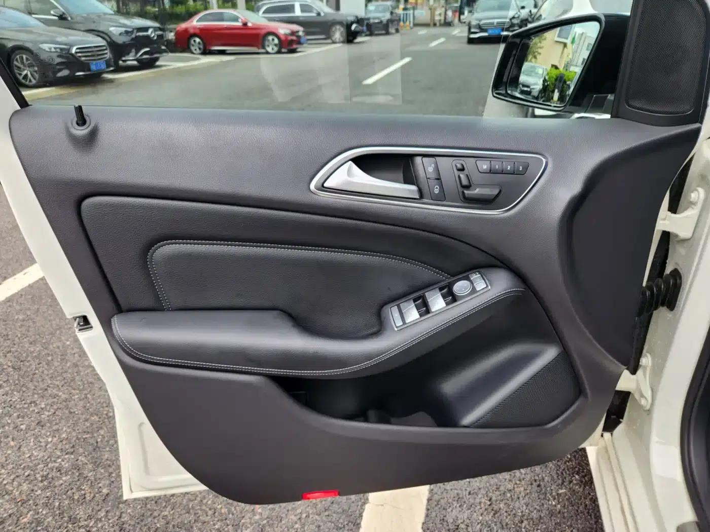 2013 Mercedes-Benz B-Class B 260 — миниатюра 8