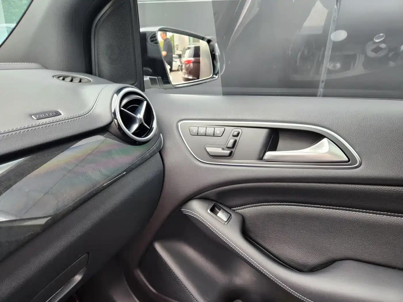 2013 Mercedes-Benz B-Class B 260 — миниатюра 9