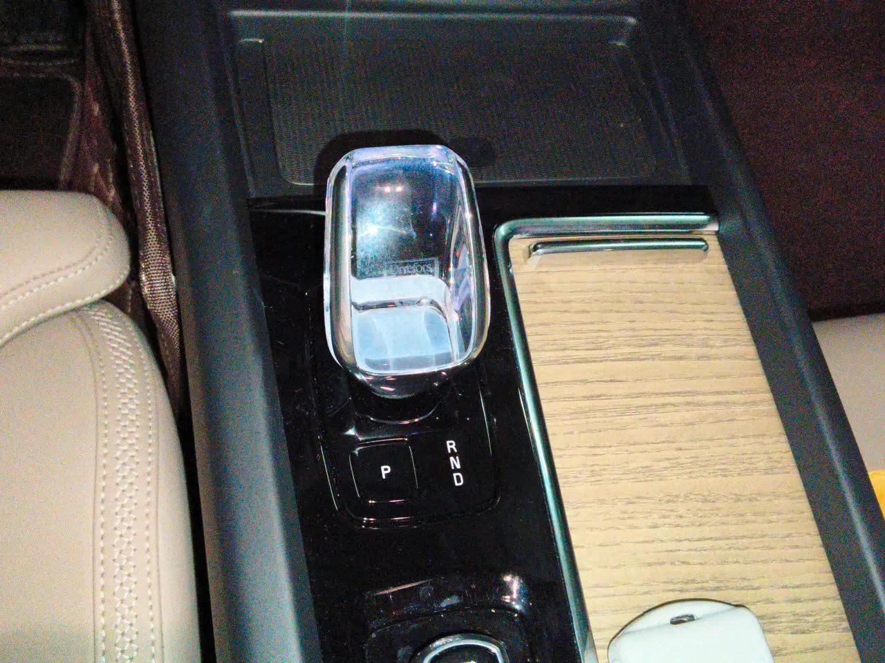 Volvo XC60 New Energy 2026 Model Plug-in Hybrid Long-Range Four-Wheel Drive Zhiyuan Luxury Edition — миниатюра 14
