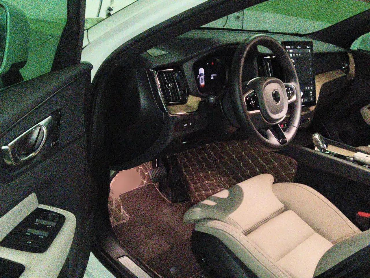 Volvo XC60 New Energy 2026 Model Plug-in Hybrid Long-Range Four-Wheel Drive Zhiyuan Luxury Edition — миниатюра 16