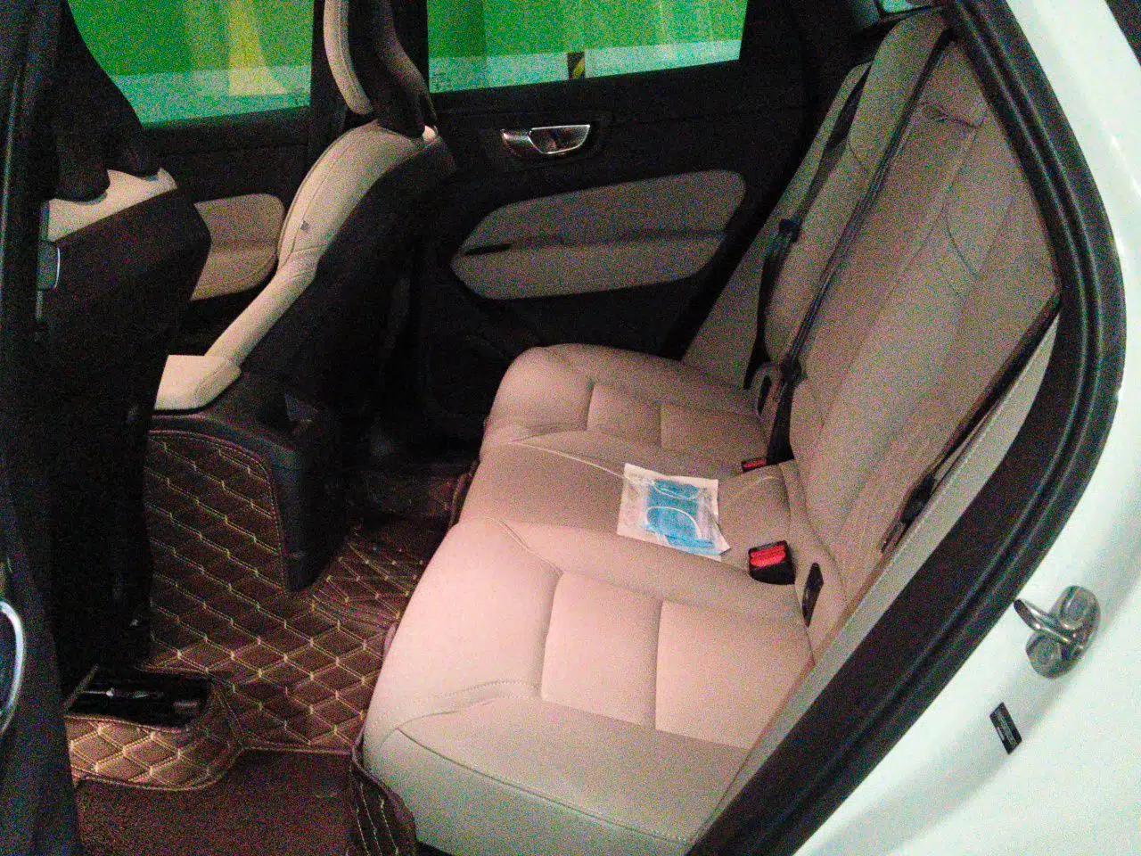 Volvo XC60 New Energy 2026 Model Plug-in Hybrid Long-Range Four-Wheel Drive Zhiyuan Luxury Edition — миниатюра 17