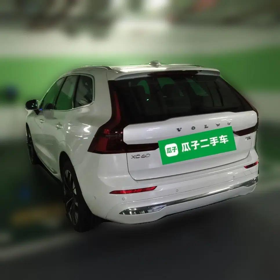 Volvo XC60 New Energy 2026 Model Plug-in Hybrid Long-Range Four-Wheel Drive Zhiyuan Luxury Edition — миниатюра 4