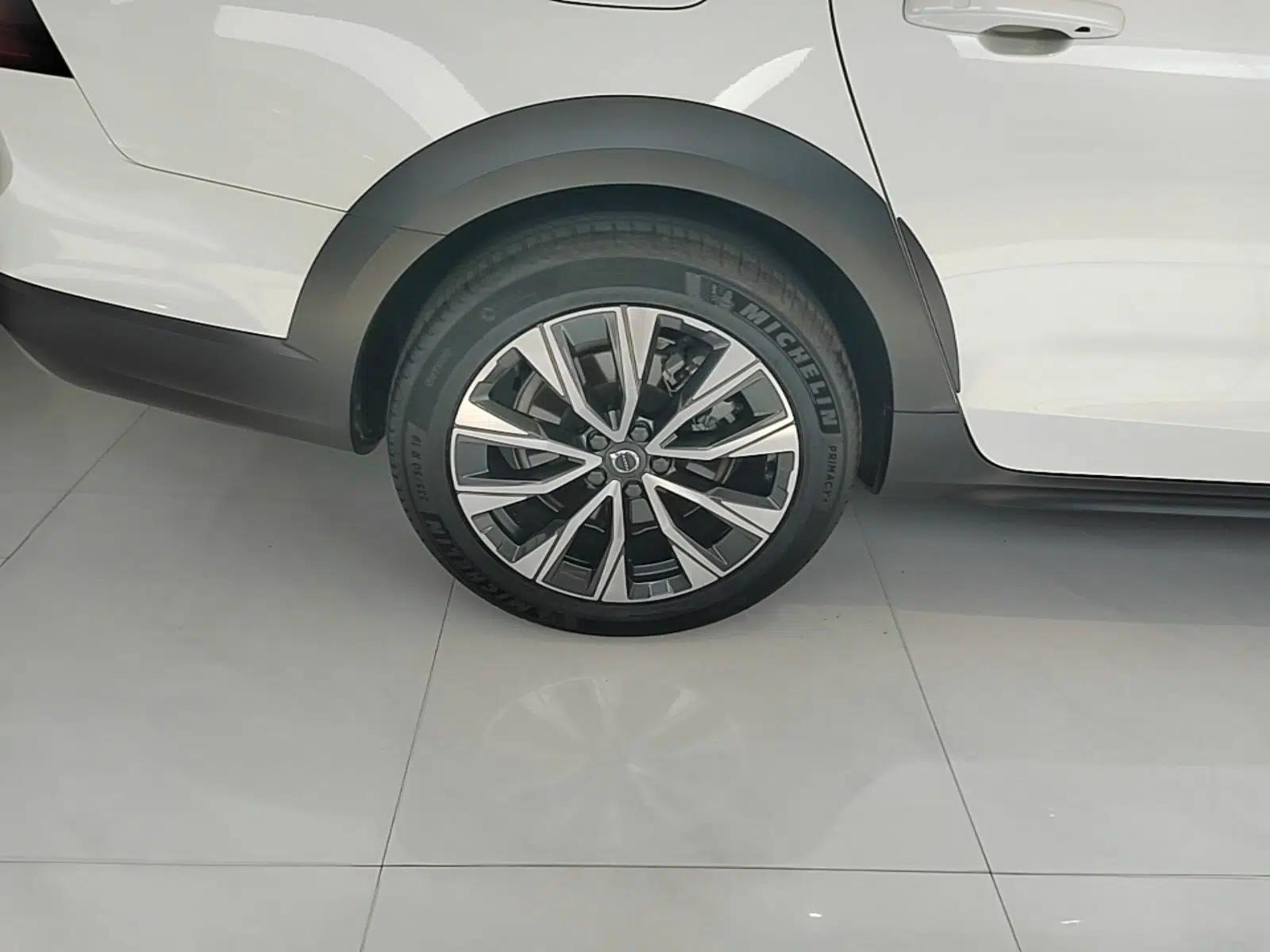 Volvo V90 2022 Cross Country B5 AWD Smart Range Edition — миниатюра 11