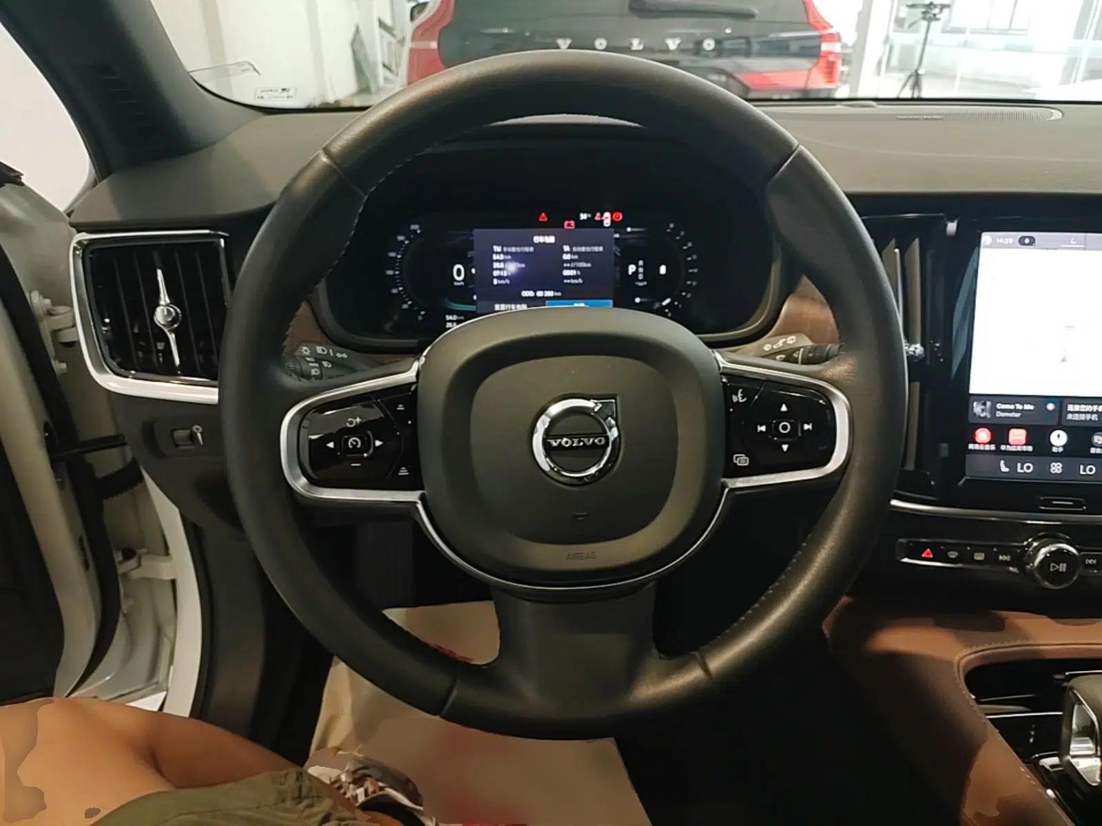 Volvo V90 2022 Cross Country B5 AWD Smart Range Edition — миниатюра 13