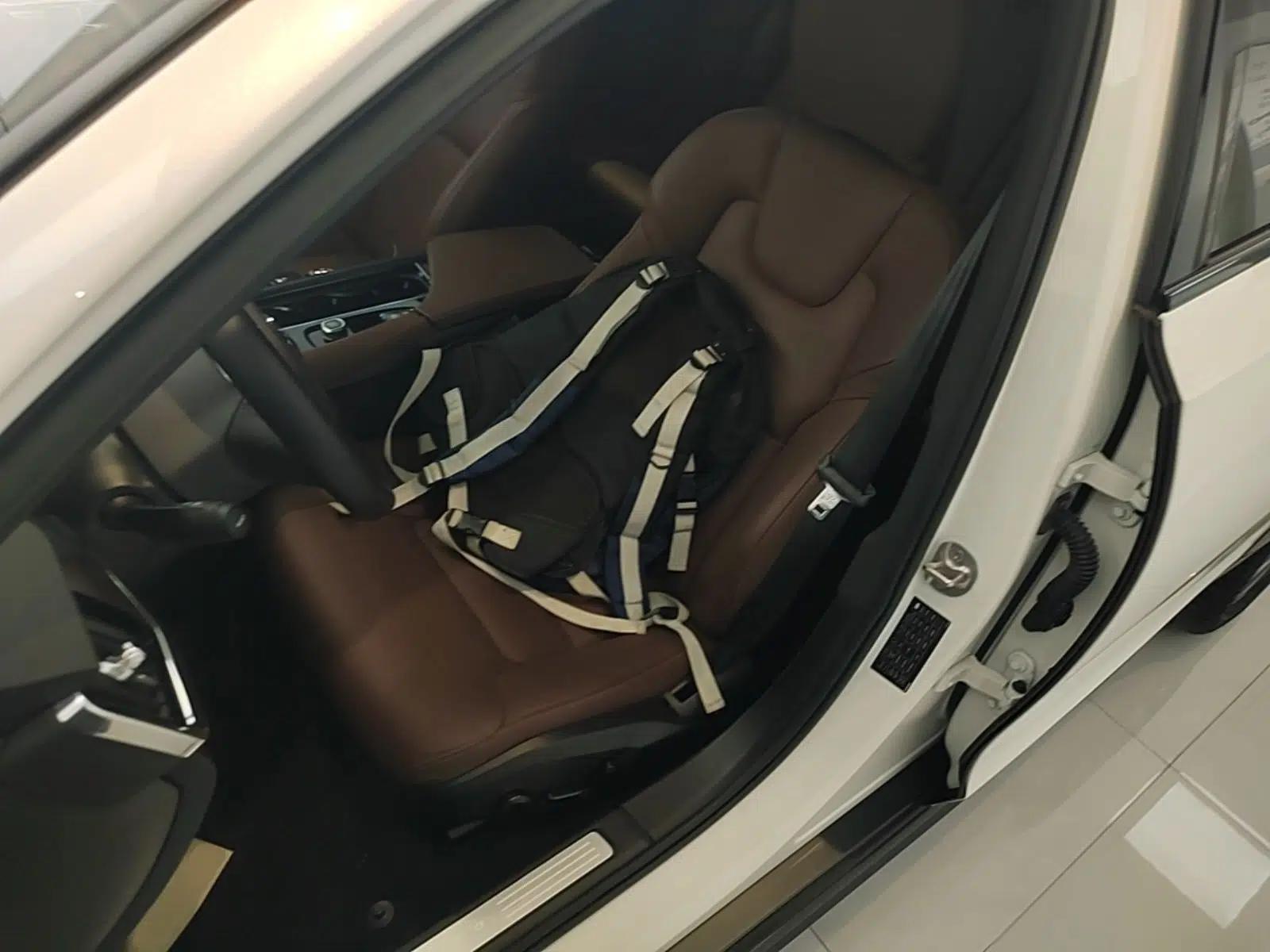 Volvo V90 2022 Cross Country B5 AWD Smart Range Edition — миниатюра 17