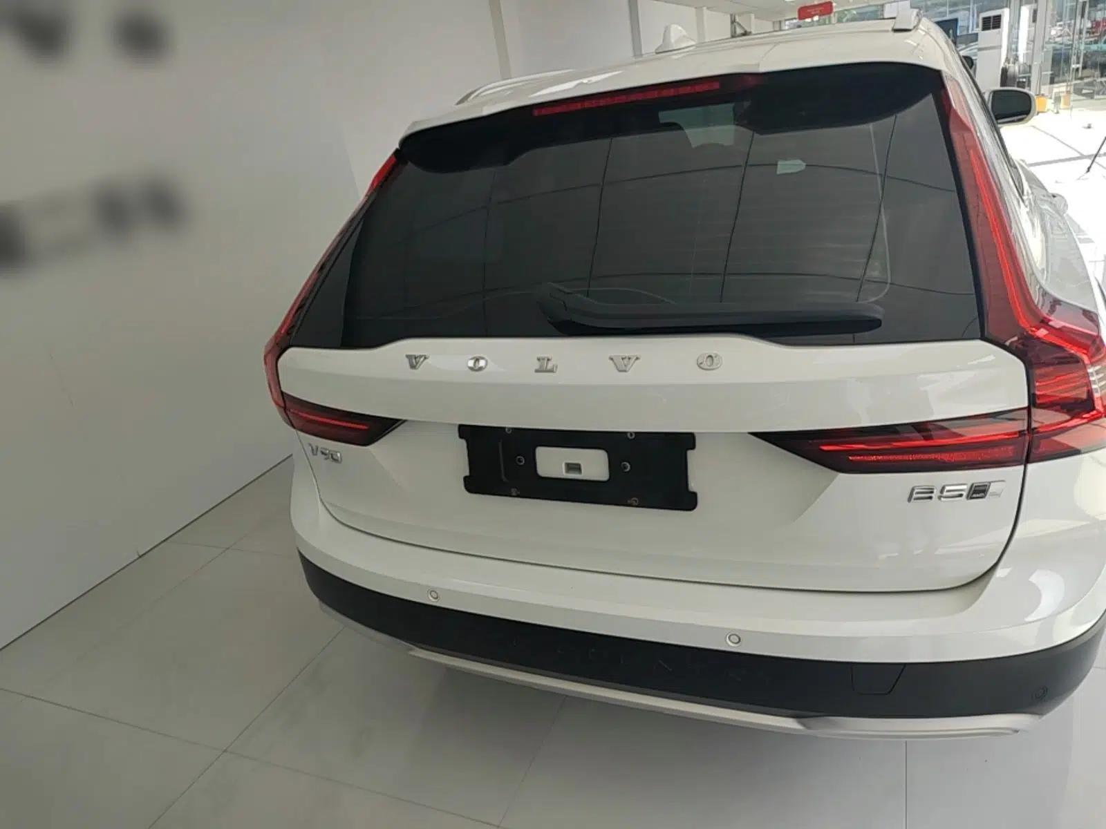 Volvo V90 2022 Cross Country B5 AWD Smart Range Edition — миниатюра 5