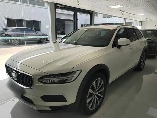 Volvo V90 2022 Cross Country B5 AWD Smart Range Edition