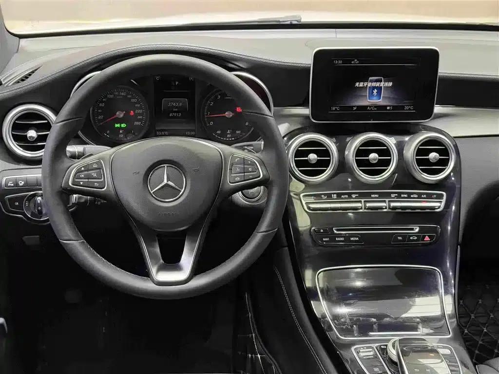 Mercedes-Benz GLC Coupe 2019 GLC 200 4MATIC Coupe SUV — миниатюра 13