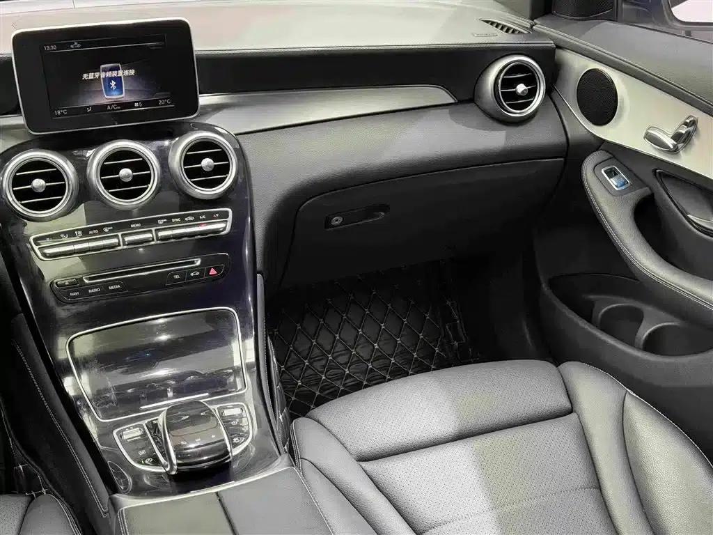 Mercedes-Benz GLC Coupe 2019 GLC 200 4MATIC Coupe SUV — миниатюра 14