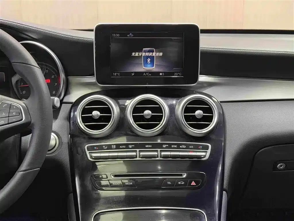 Mercedes-Benz GLC Coupe 2019 GLC 200 4MATIC Coupe SUV — миниатюра 15
