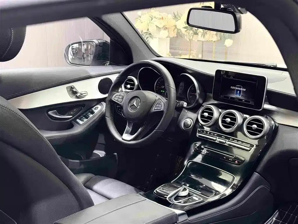 Mercedes-Benz GLC Coupe 2019 GLC 200 4MATIC Coupe SUV — миниатюра 8