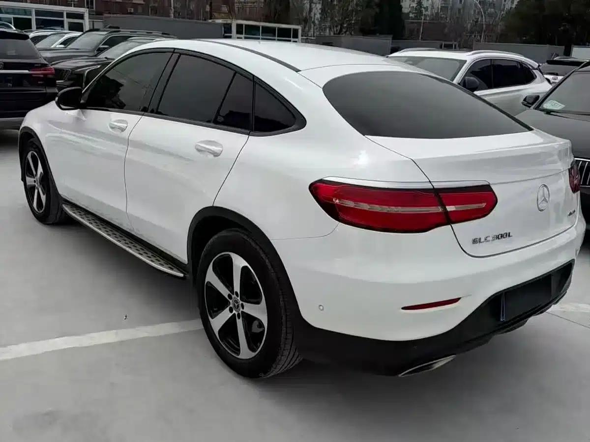 Mercedes-Benz GLC Coupe 2019 GLC 200 4MATIC Coupe SUV — миниатюра 5