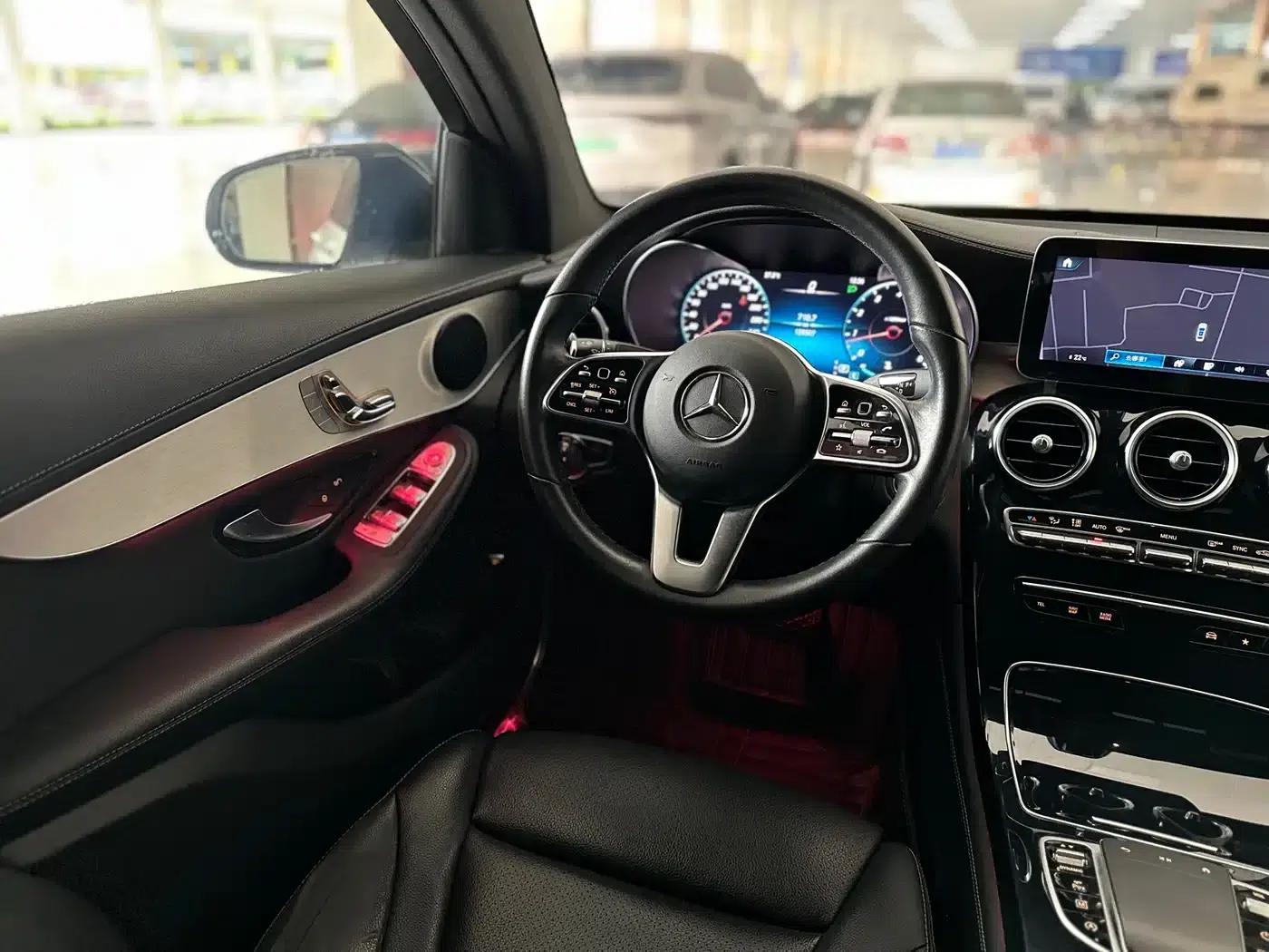 Mercedes-Benz GLC Coupe 2020 GLC 260 4MATIC Coupe SUV — миниатюра 13