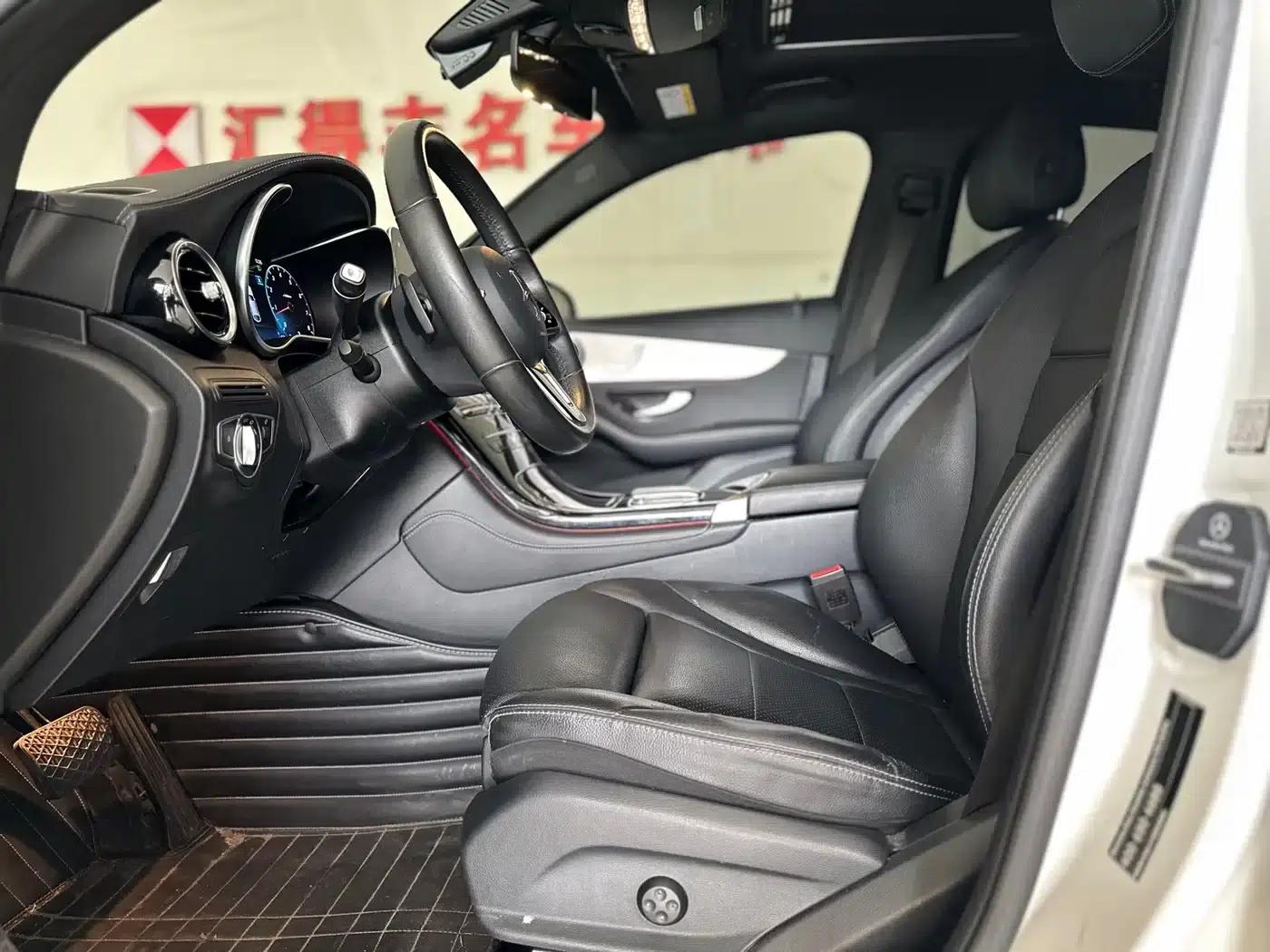 Mercedes-Benz GLC Coupe 2020 GLC 260 4MATIC Coupe SUV — миниатюра 7