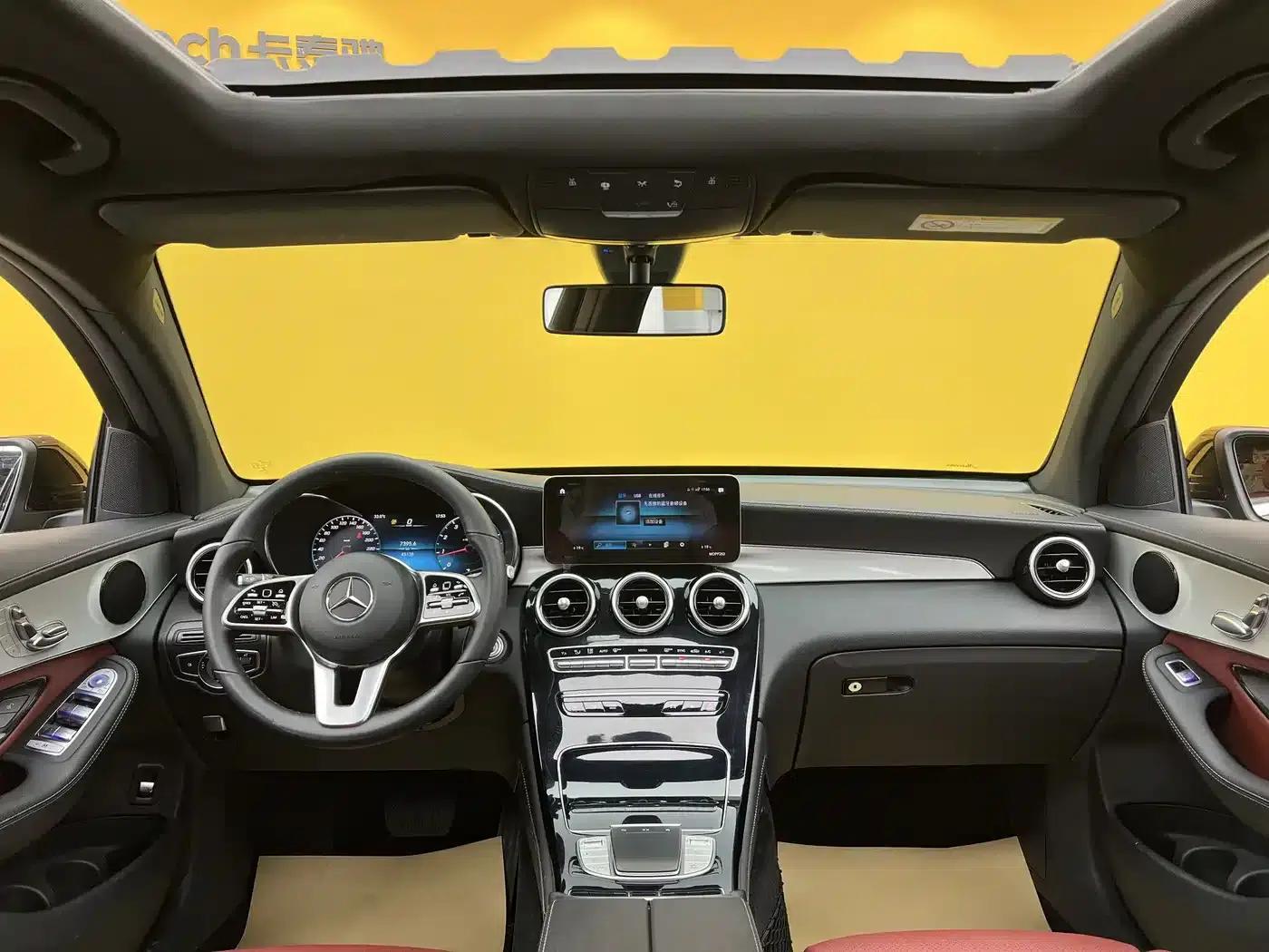 Mercedes-Benz GLC Coupe 2020 GLC 260 4MATIC Coupe SUV — миниатюра 11
