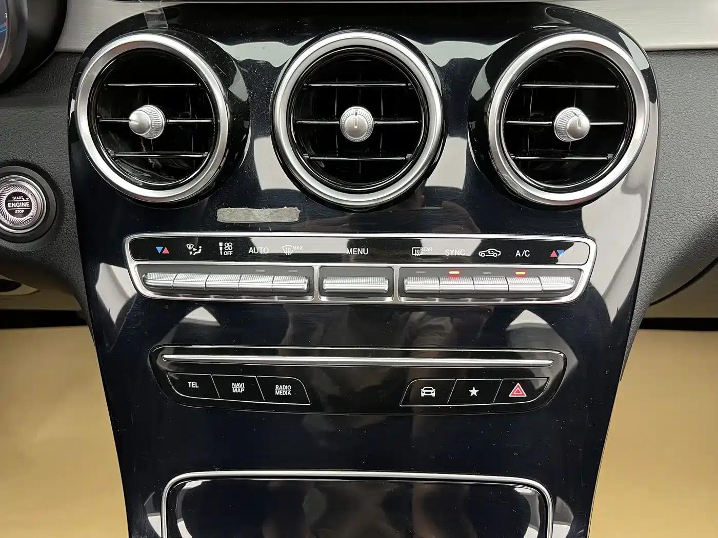 Mercedes-Benz GLC Coupe 2020 GLC 260 4MATIC Coupe SUV — миниатюра 24