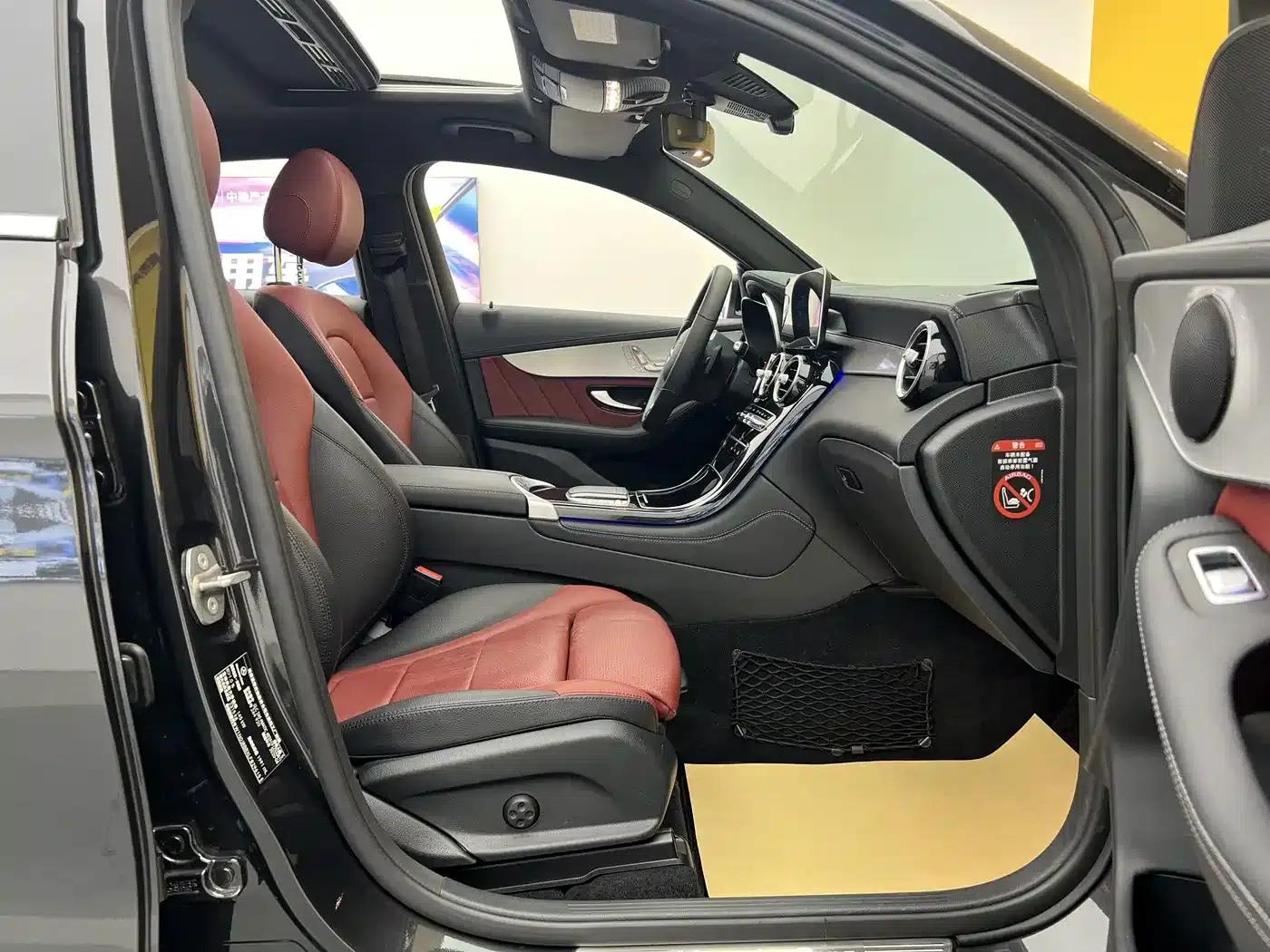 Mercedes-Benz GLC Coupe 2020 GLC 260 4MATIC Coupe SUV — миниатюра 26