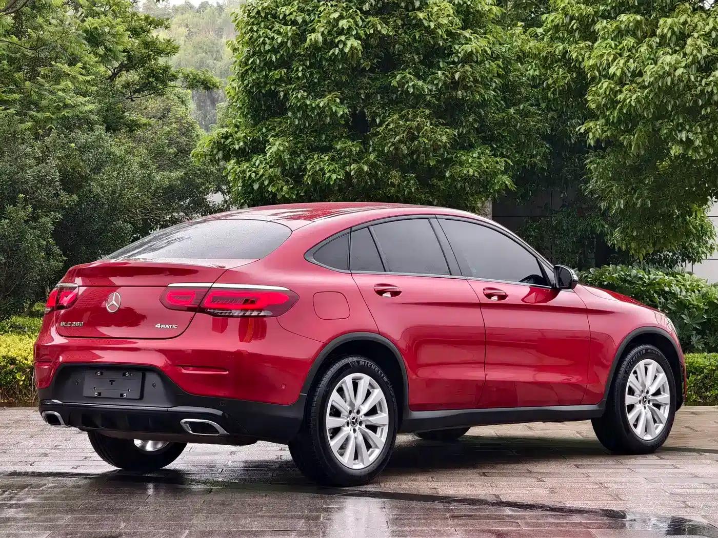 Mercedes-Benz GLC Coupe 2021 GLC 260 4MATIC Coupe SUV — миниатюра 4