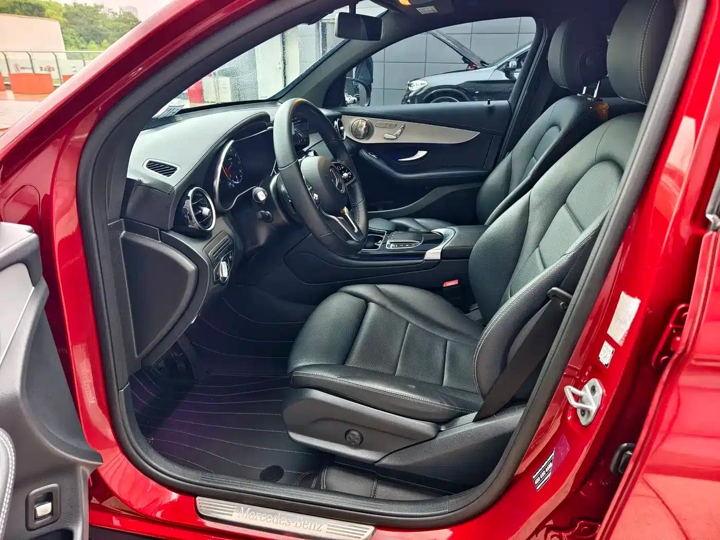 Mercedes-Benz GLC Coupe 2021 GLC 260 4MATIC Coupe SUV — миниатюра 7