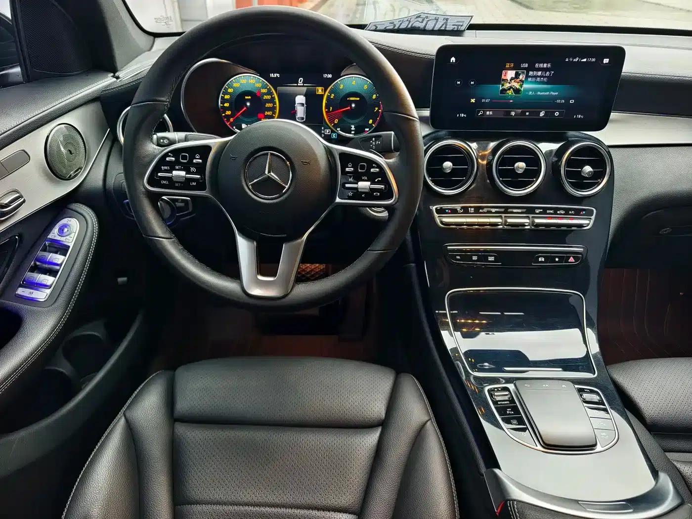 Mercedes-Benz GLC Coupe 2021 GLC 260 4MATIC Coupe SUV — миниатюра 9