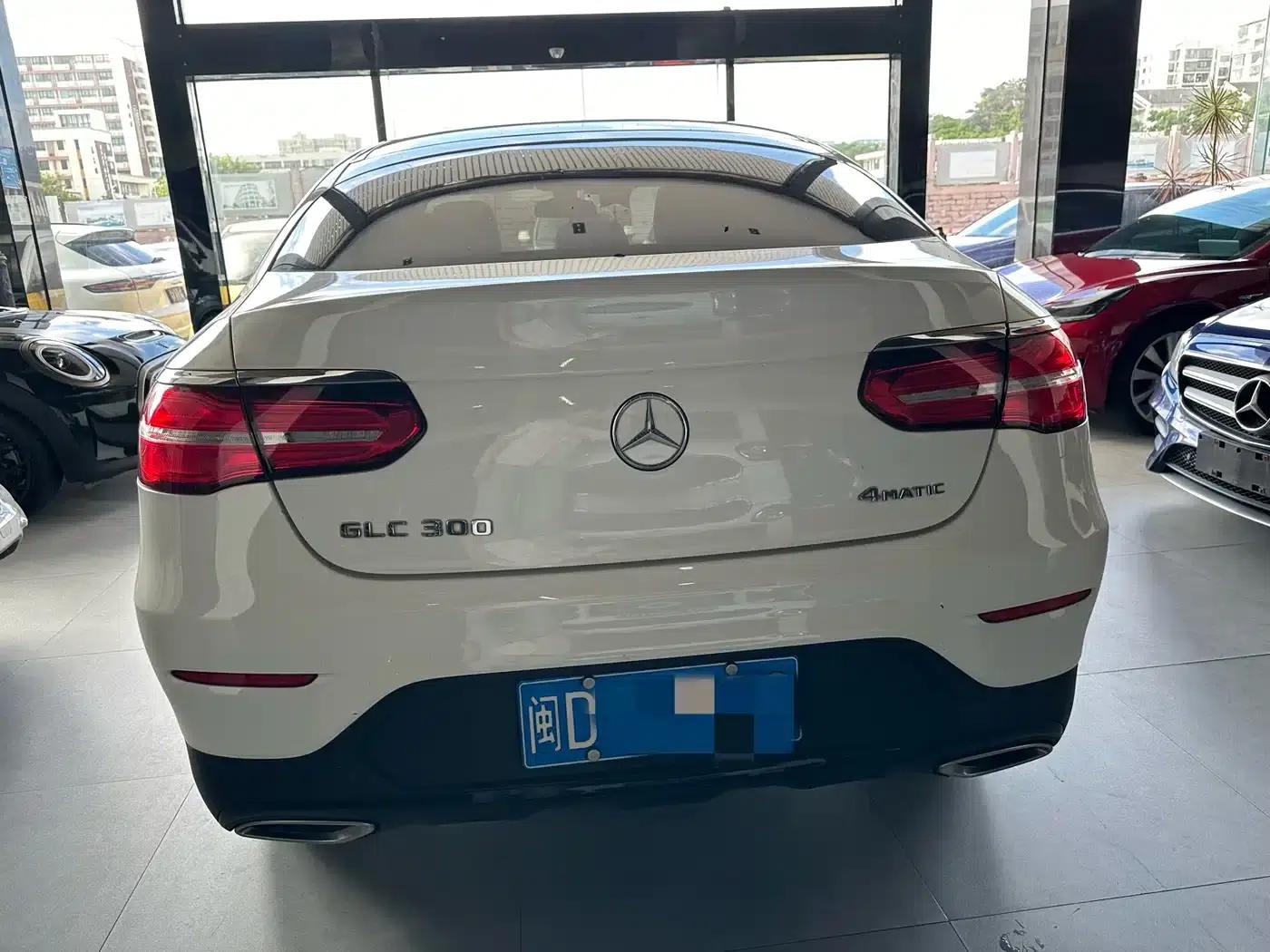 Mercedes-Benz GLC Coupe 2019 GLC 200 4MATIC Coupe SUV — миниатюра 5