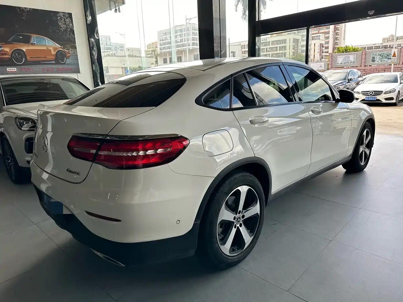 Mercedes-Benz GLC Coupe 2019 GLC 200 4MATIC Coupe SUV — миниатюра 6