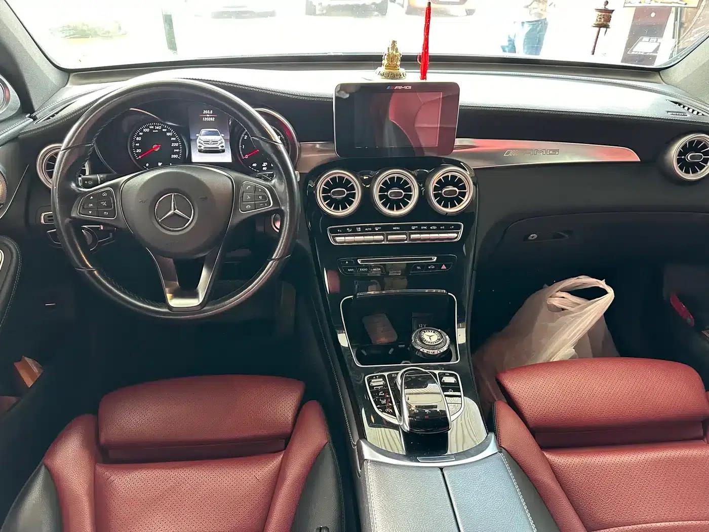 Mercedes-Benz GLC Coupe 2019 GLC 200 4MATIC Coupe SUV — миниатюра 9