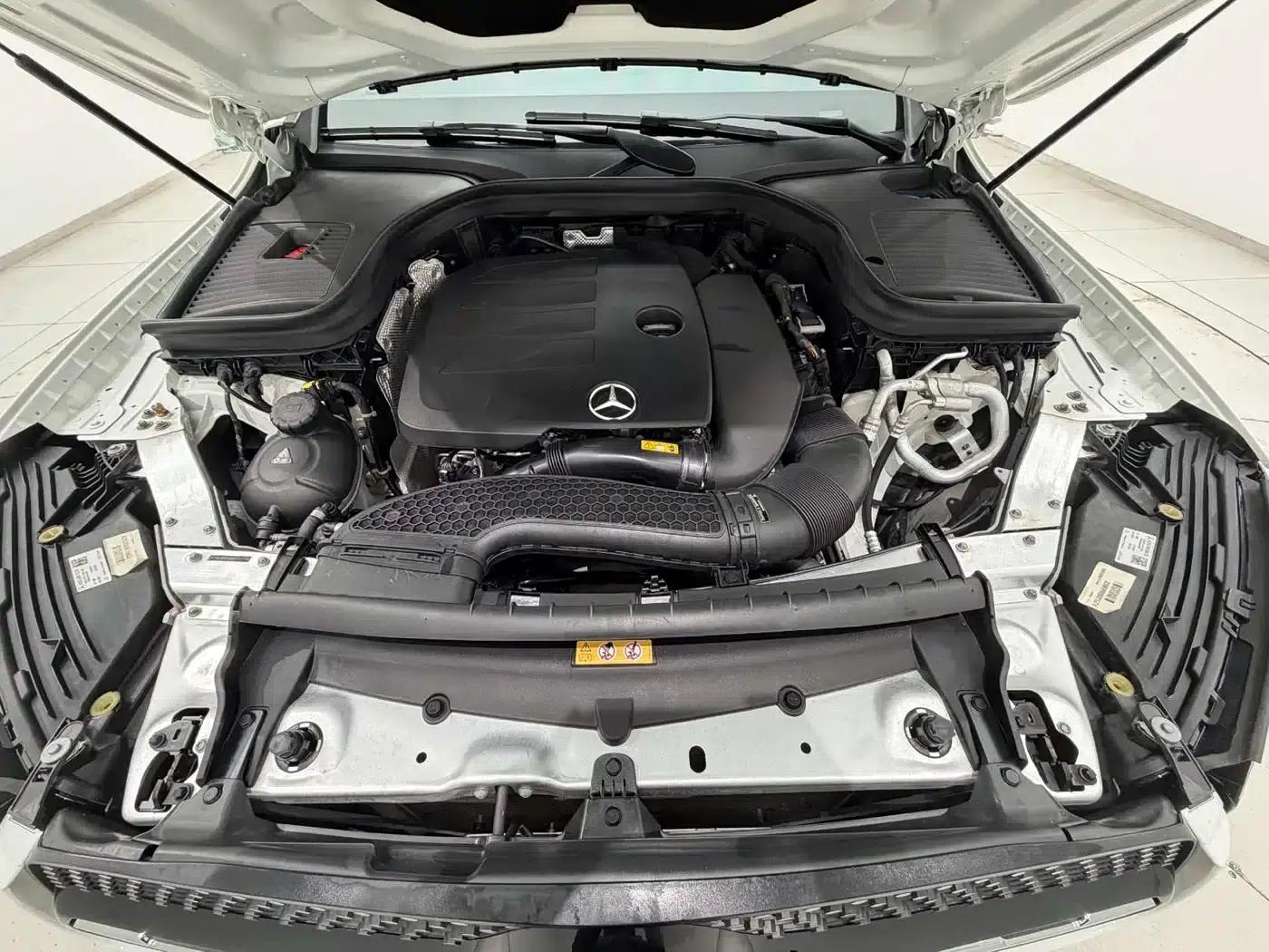 Mercedes-Benz GLC Coupe 2021 GLC 260 4MATIC Coupe SUV — миниатюра 18