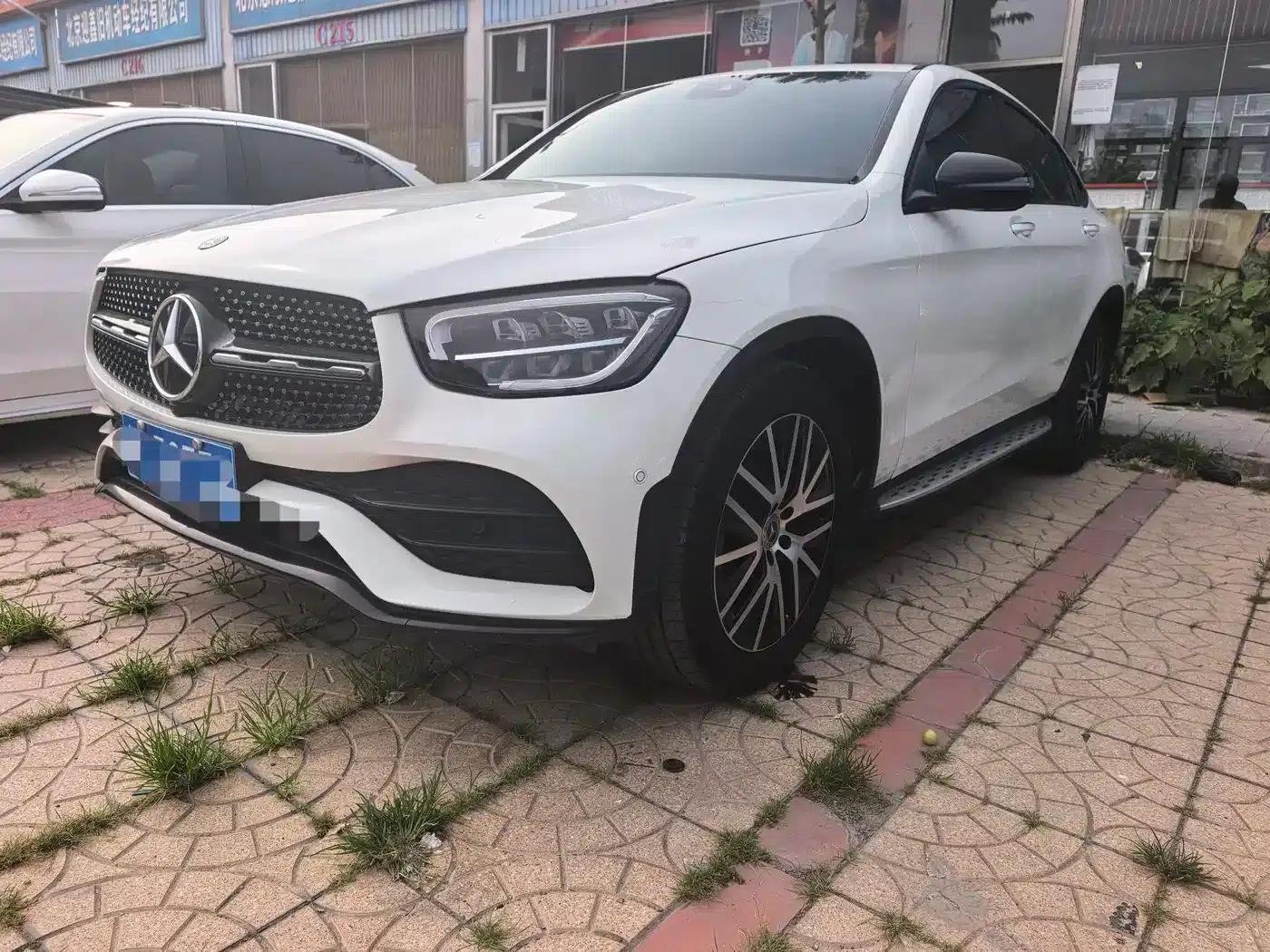 2021 Mercedes-Benz GLC Coupe, GLC 300 4MATIC Coupe SUV — миниатюра 1