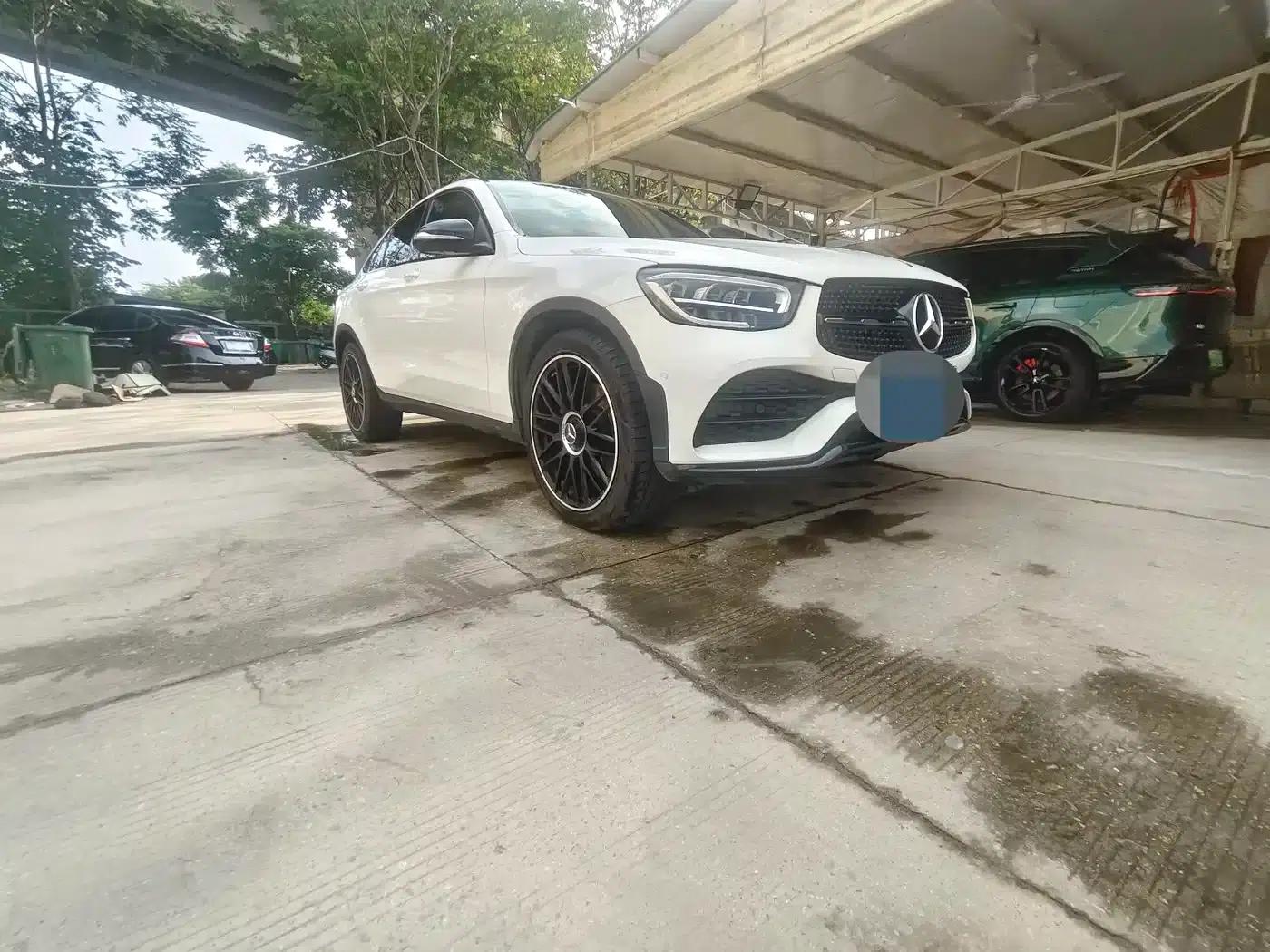 Mercedes-Benz GLC Coupe 2020 GLC 260 4MATIC Coupe SUV — миниатюра 3