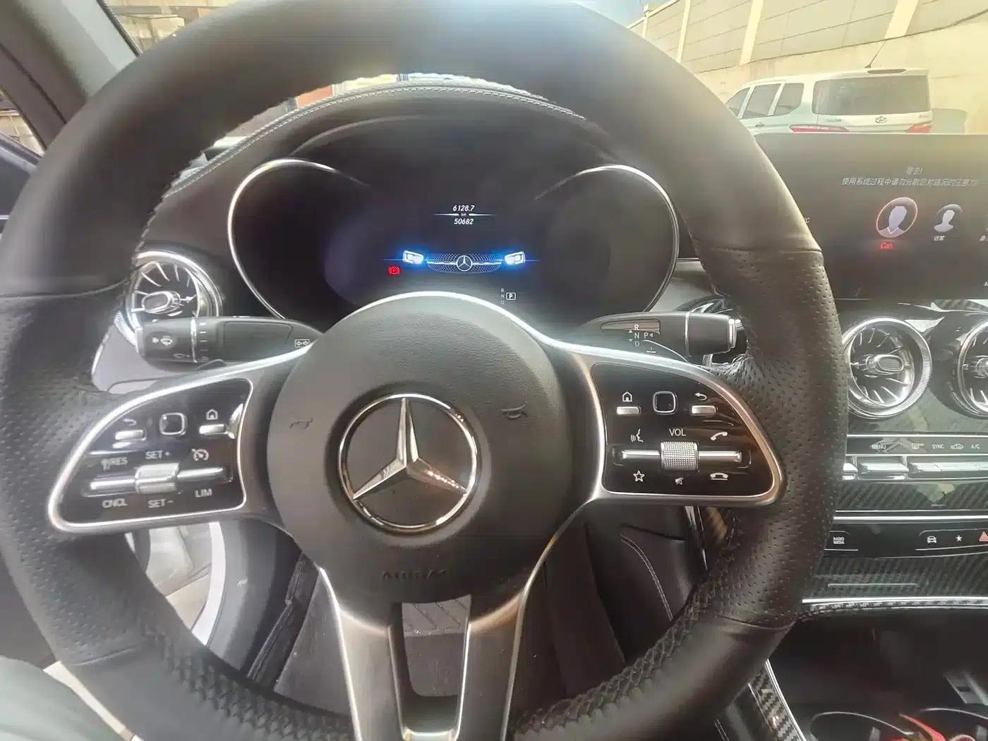 Mercedes-Benz GLC Coupe 2020 GLC 260 4MATIC Coupe SUV — миниатюра 6
