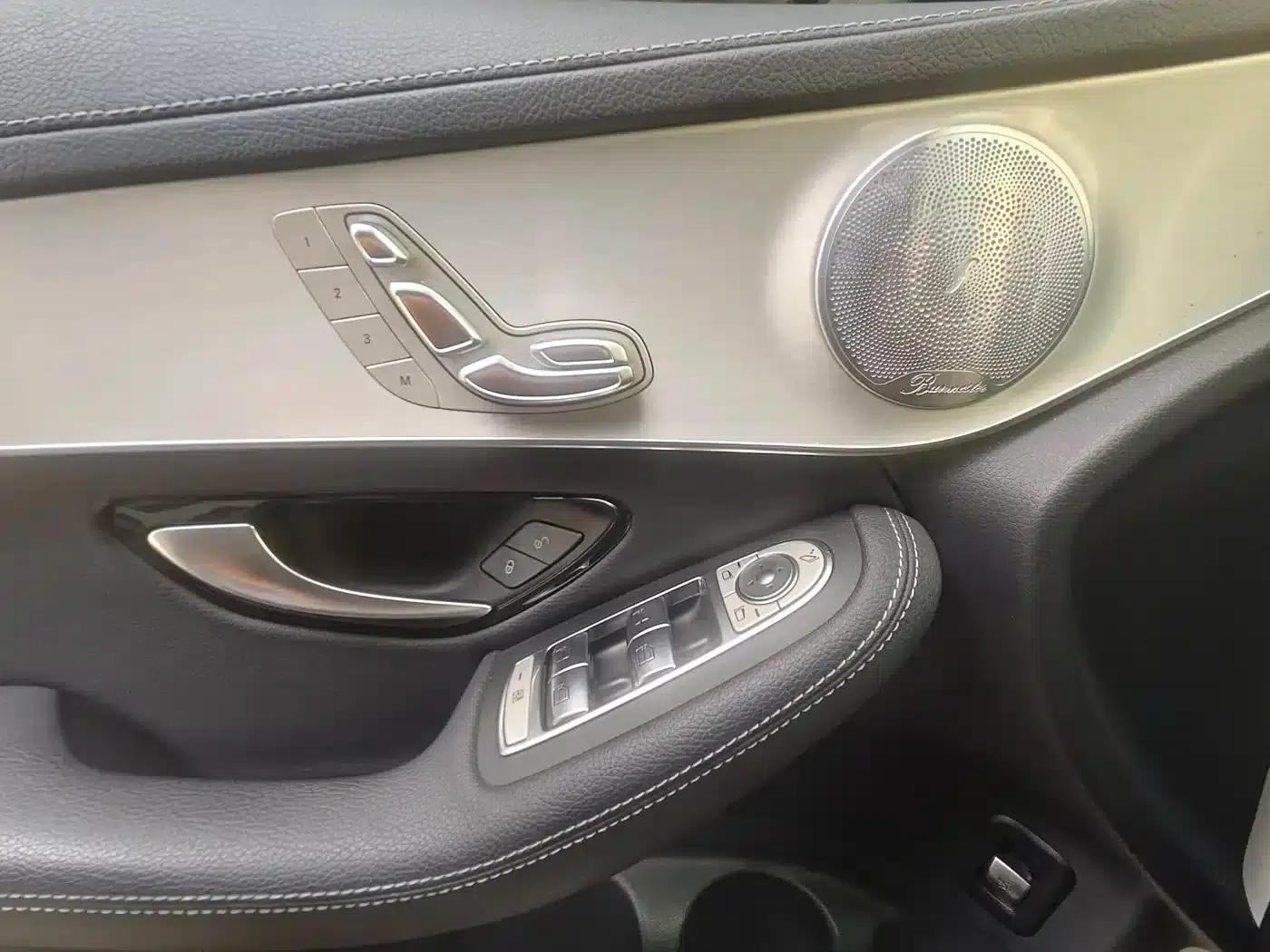 Mercedes-Benz GLC Coupe 2020 GLC 260 4MATIC Coupe SUV — миниатюра 9